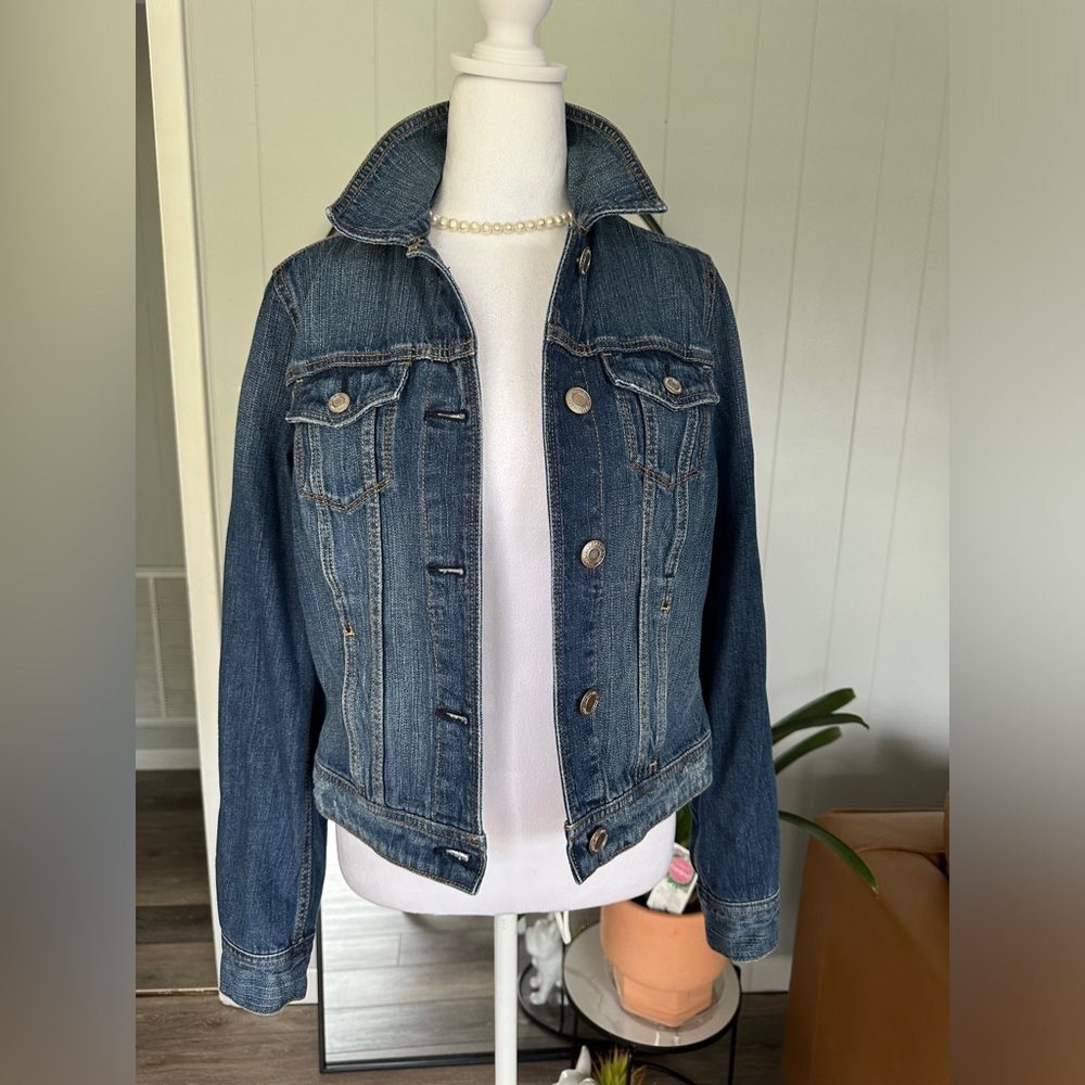 🛍️NWOT American Eagle Denim Jacket Size Medium button front excellent condition